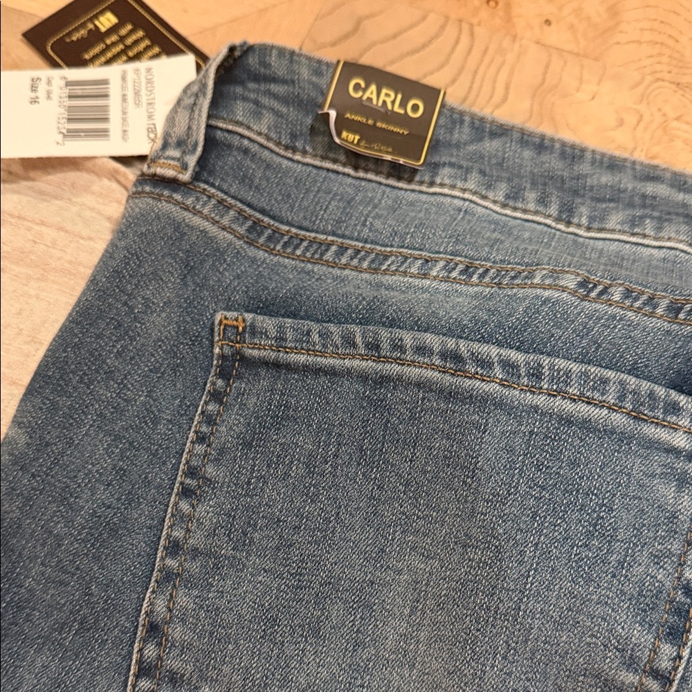 Kut from the Kloth Light Blue Skinny Jeans - Picture 9 of 10